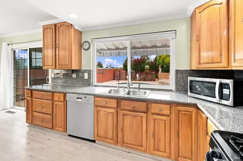 Kitchen - 133 Stratford St, Vallejo, CA 94591 photo 3 of 7