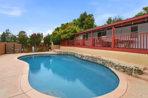 Exterior - 133 Stratford St, Vallejo, CA 94591 photo 7 of 12