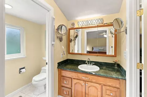 Bath - 133 Stratford St, Vallejo, CA 94591 photo 3 of 4