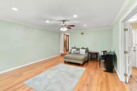 Living - 133 Stratford St, Vallejo, CA 94591 photo 5 of 7
