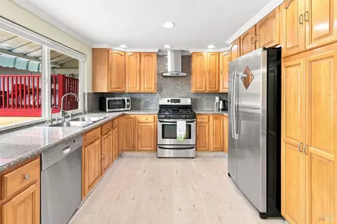 Kitchen - 133 Stratford St, Vallejo, CA 94591 photo 4 of 7