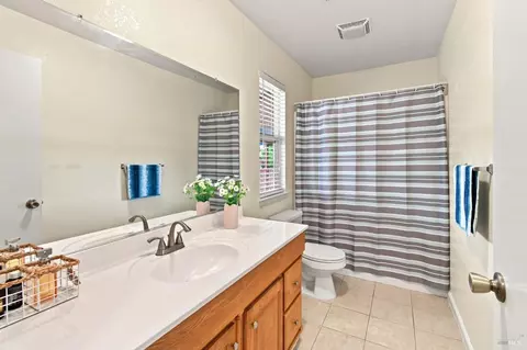 Bath - 133 Stratford St, Vallejo, CA 94591 photo 1 of 4