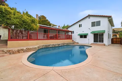 Exterior - 133 Stratford St, Vallejo, CA 94591 photo 6 of 12
