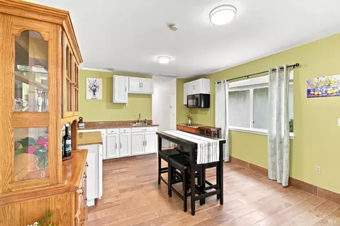 Kitchen - 133 Stratford St, Vallejo, CA 94591 photo 6 of 7