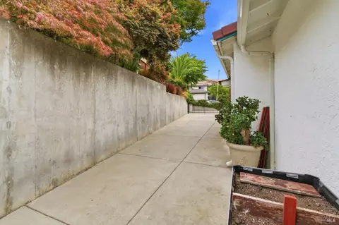 Exterior - 133 Stratford St, Vallejo, CA 94591 photo 12 of 12