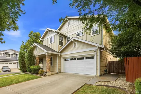 1030 Countrywood Ln, Vacaville, CA 95687