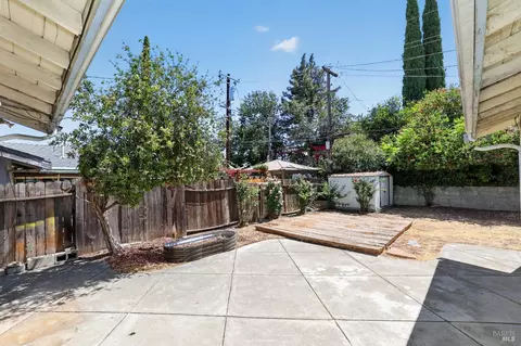 Exterior - 289 Markham Ave, Vacaville, CA 95688 photo 6 of 10