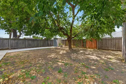 Exterior - 1031 Harding St, Fairfield, CA 94533 photo 7 of 12