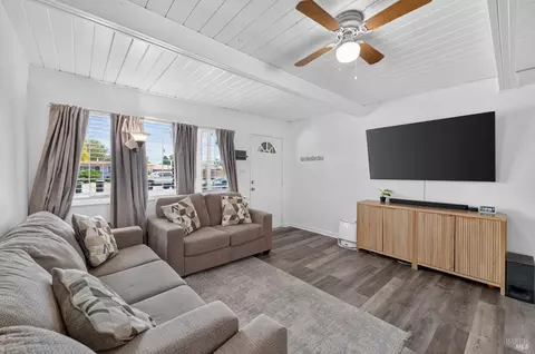 Living - 1031 Harding St, Fairfield, CA 94533 photo 1 of 1