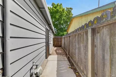 Exterior - 1031 Harding St, Fairfield, CA 94533 photo 3 of 12
