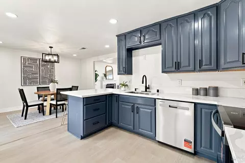 Kitchen - 640 E Creekside Cir, Dixon, CA 95620 photo 1 of 5