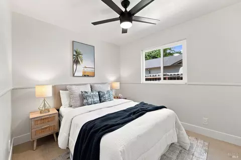 Bedroom - 640 E Creekside Cir, Dixon, CA 95620 photo 3 of 8