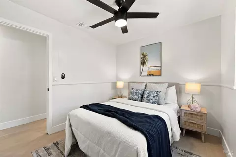 Bedroom - 640 E Creekside Cir, Dixon, CA 95620 photo 4 of 8