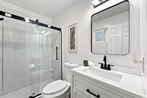Bath - 640 E Creekside Cir, Dixon, CA 95620 photo 2 of 2