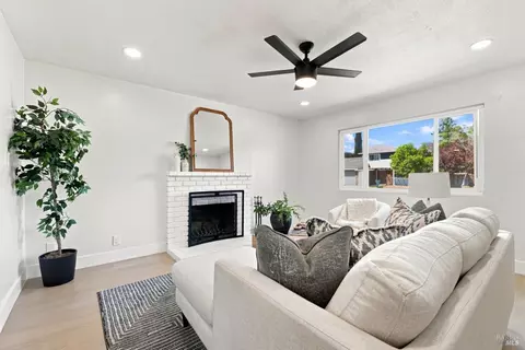 Other - 640 E Creekside Cir, Dixon, CA 95620 photo 4 of 12