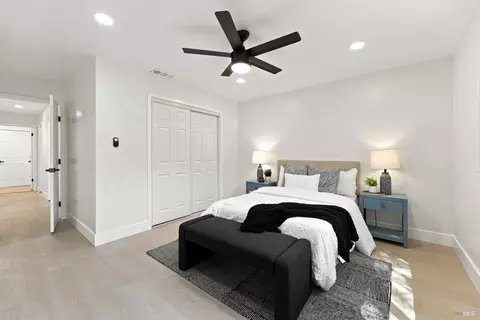 Bedroom - 640 E Creekside Cir, Dixon, CA 95620 photo 8 of 8