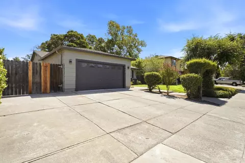 Other - 640 E Creekside Cir, Dixon, CA 95620 photo 1 of 12