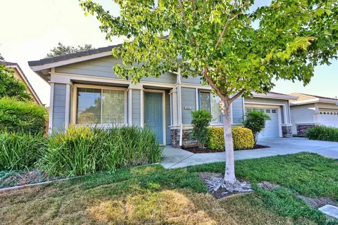 293 Mandarin Cir, Vacaville, CA 95687