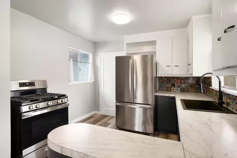 Kitchen - 2965 Hayman Ave, Vallejo, CA 94591 photo 4 of 5
