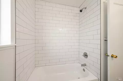 Bath - 2965 Hayman Ave, Vallejo, CA 94591 photo 3 of 3