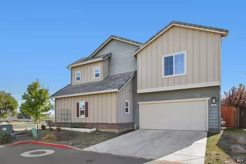 Exterior - 1065 St Olaf Ct, Dixon, CA 95620 photo 8 of 11
