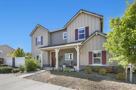 Exterior - 1065 St Olaf Ct, Dixon, CA 95620 photo 9 of 11