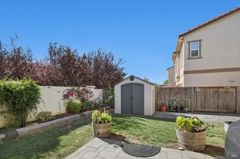 Exterior - 1065 St Olaf Ct, Dixon, CA 95620 photo 5 of 11