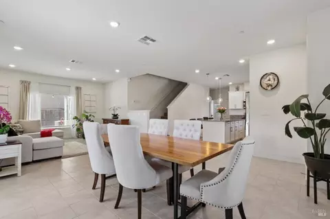 Dining - 1065 St Olaf Ct, Dixon, CA 95620 photo 1 of 4