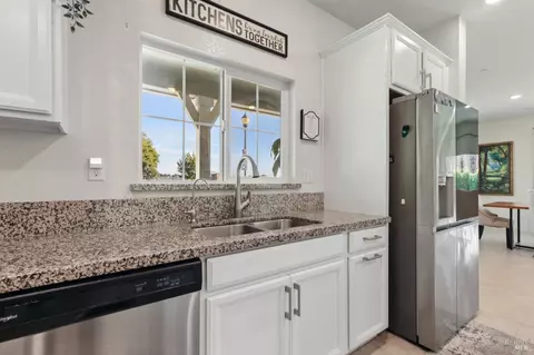 Kitchen - 1065 St Olaf Ct, Dixon, CA 95620 photo 3 of 3