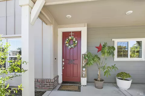 Entry Way - 1065 St Olaf Ct, Dixon, CA 95620 photo 1 of 4