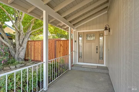Exterior - 440 Edgewood Dr, Vacaville, CA 95688 photo 3 of 10