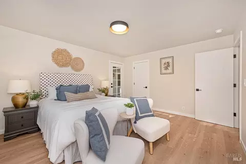 Bedroom - 440 Edgewood Dr, Vacaville, CA 95688 photo 1 of 7