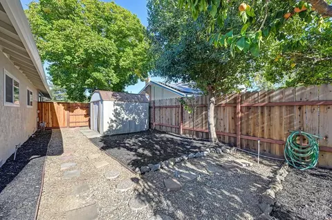 Exterior - 440 Edgewood Dr, Vacaville, CA 95688 photo 10 of 10