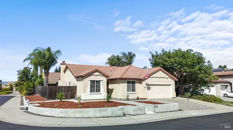 Exterior - 365 Rennert Way, Dixon, CA 95620 photo 7 of 11