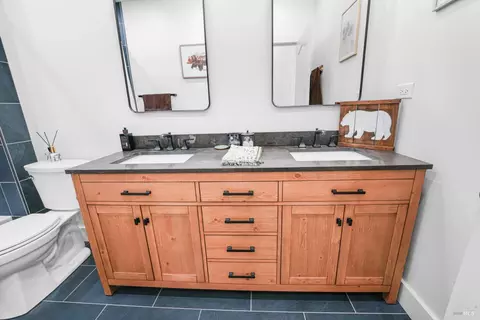 Bath - 365 Rennert Way, Dixon, CA 95620 photo 4 of 4