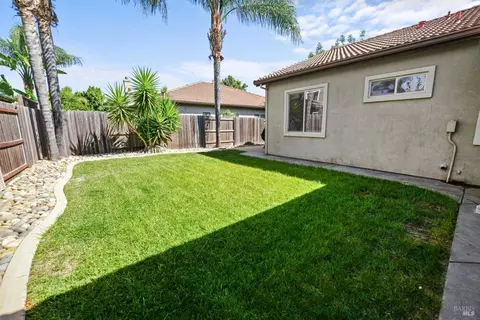 Exterior - 365 Rennert Way, Dixon, CA 95620 photo 5 of 11