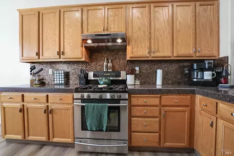 Kitchen - 365 Rennert Way, Dixon, CA 95620 photo 2 of 3