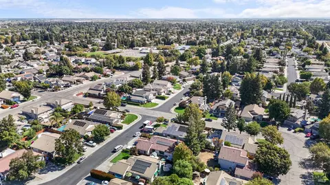 View/Area - 365 Rennert Way, Dixon, CA 95620 photo 4 of 6