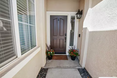 Entry Way - 365 Rennert Way, Dixon, CA 95620 photo 1 of 8