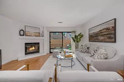 Living - 141 Nantucket Ln, Vallejo, CA 94590 photo 1 of 2