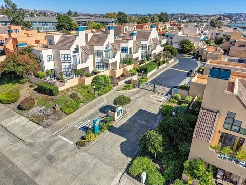 View/Area - 141 Nantucket Ln, Vallejo, CA 94590 photo 7 of 10