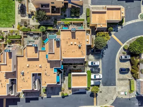 View/Area - 141 Nantucket Ln, Vallejo, CA 94590 photo 6 of 10