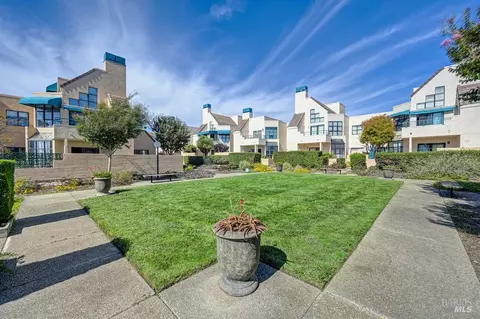 Exterior - 141 Nantucket Ln, Vallejo, CA 94590 photo 14 of 16