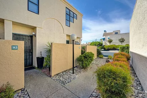 Exterior - 141 Nantucket Ln, Vallejo, CA 94590 photo 3 of 16