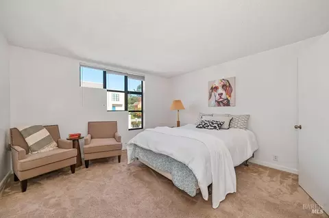 Bedroom - 141 Nantucket Ln, Vallejo, CA 94590 photo 2 of 6