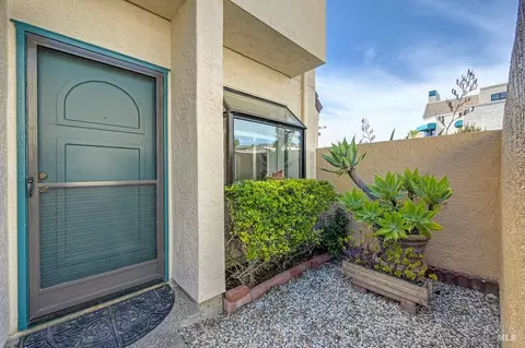 Exterior - 141 Nantucket Ln, Vallejo, CA 94590 photo 6 of 16
