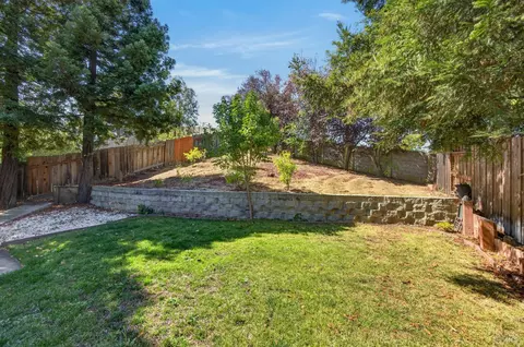 Exterior - 121 Sunnyglen Dr, Vallejo, CA 94591 photo 5 of 17