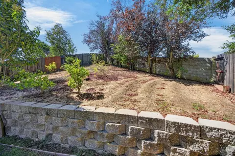 Exterior - 121 Sunnyglen Dr, Vallejo, CA 94591 photo 7 of 17