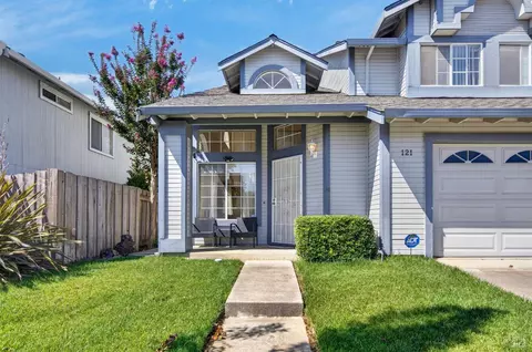 Exterior - 121 Sunnyglen Dr, Vallejo, CA 94591 photo 16 of 17