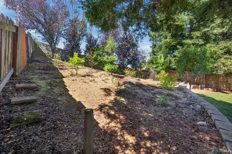 Exterior - 121 Sunnyglen Dr, Vallejo, CA 94591 photo 10 of 17